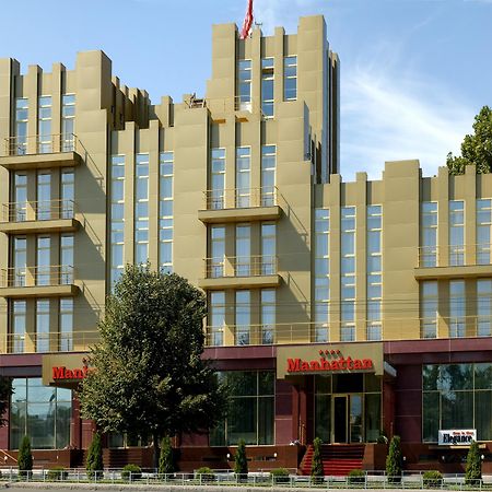 Manhattan Hotel & Restaurant Chisináu Exterior foto