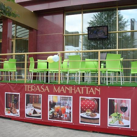Manhattan Hotel & Restaurant Chisináu Exterior foto