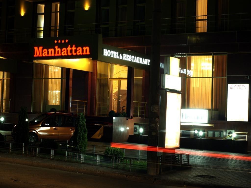 Manhattan Hotel & Restaurant Chisináu Exterior foto